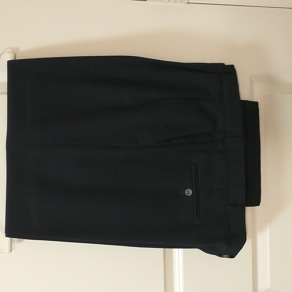 Slates by Dockers Men's Black Pleated Pants - Picture 1 of 5